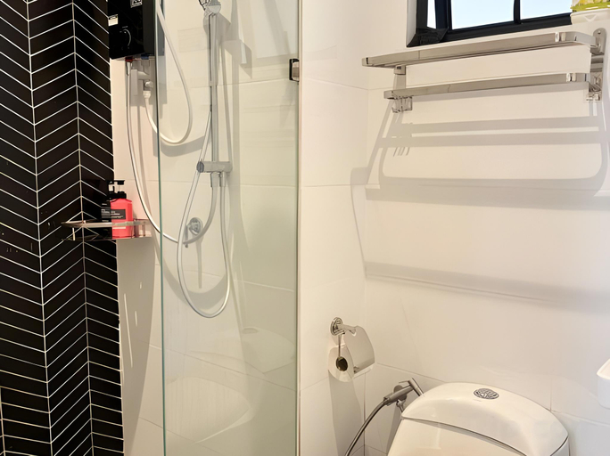 Bathroom 5, The Horizon SkyPool Suites by 4-11Pax IWH, Kinta