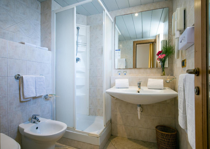 Bathroom 4, Joli Park - Caroli Hotels, Lecce