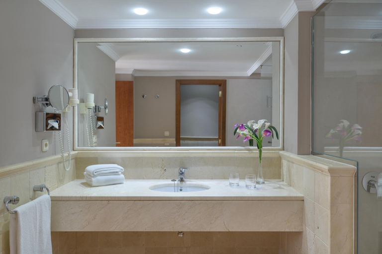 Bathroom 5, Hipotels Natura Palace, Las Palmas