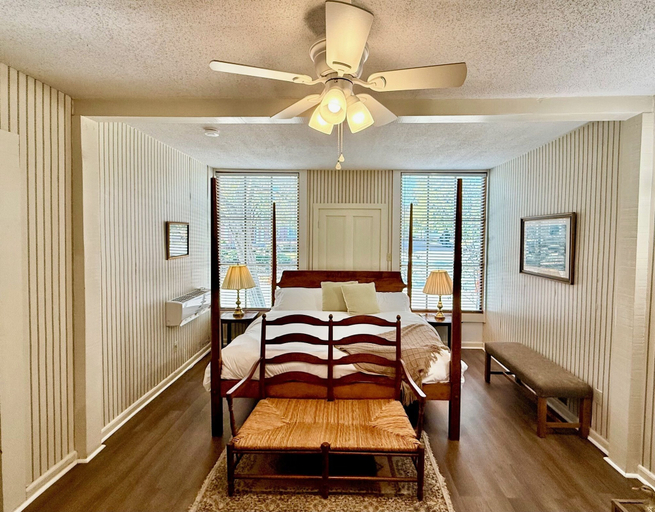 Others 5, Inn at Oriental, Pamlico