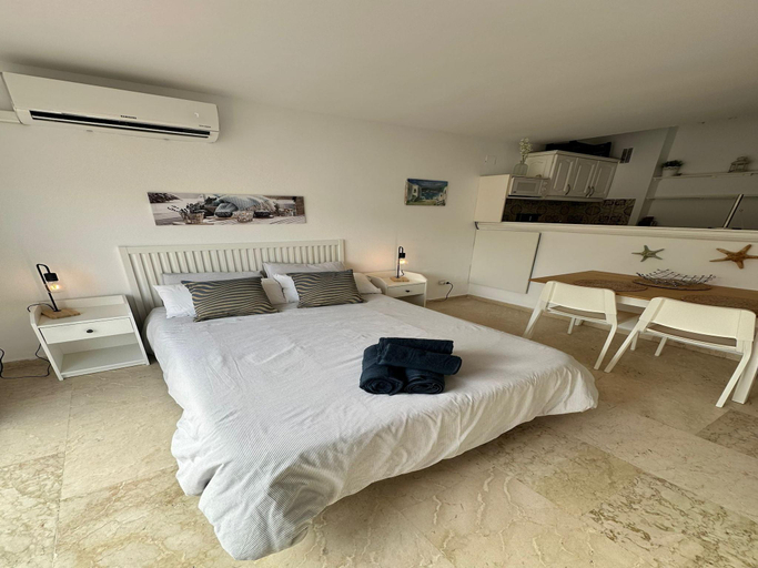 Bedroom 2, Studio in Estepona near Sandy Beach, Málaga