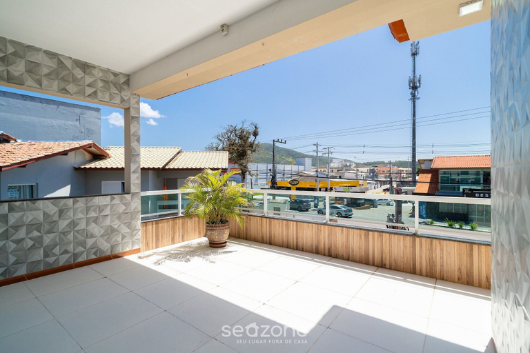 Property grounds, House w/ 3BR and BBQ Area in Ingleses Odi0487, Florianopolis