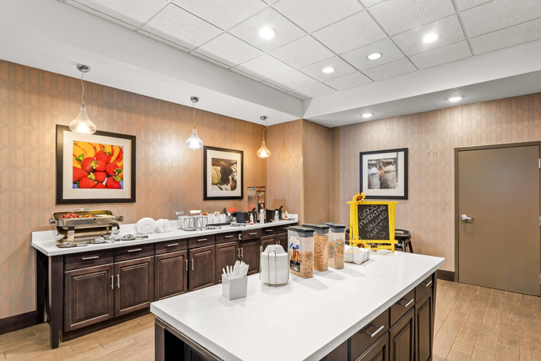 Food & Drinks 4, Quality Inn - Pratt, Pratt