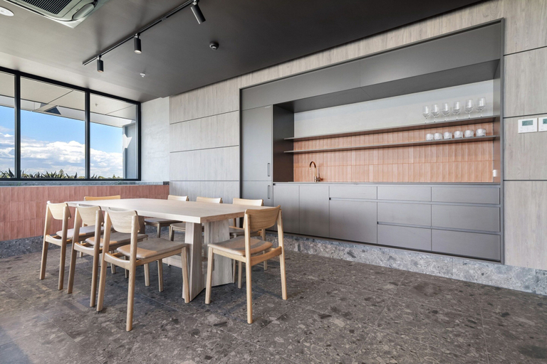Dining 3, Charming 1-bed With Rooftop Access & Parking, Fremantle