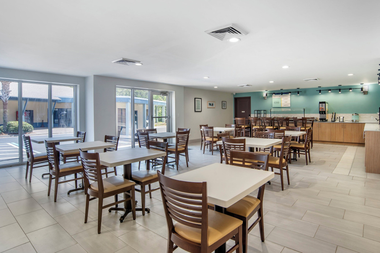 Food & Drinks 4, Garner Hotel Panama City Beach Northeast by IHG, Bay