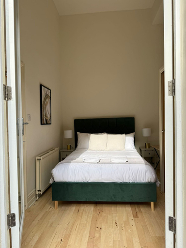 Room 4, Awesome 3 Bedroom Notting Hill Very Central With a Balcony, London