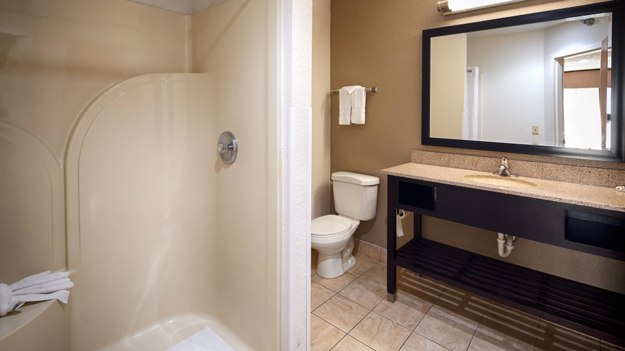 Bathroom 5, Best Western Suites, Franklin