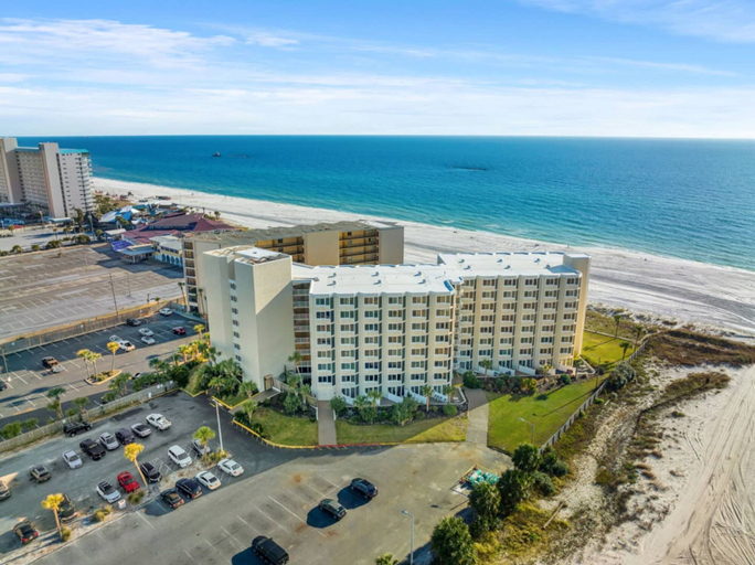Room 5, Beach Front Ocean View Condo - Top of the Gulf 523, Bay