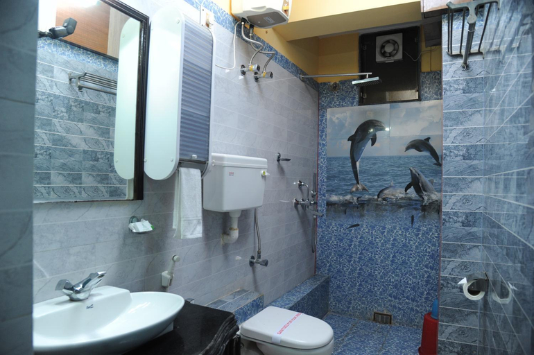 Bathroom 3, Sonar Bangla's Motel Midway, Haora