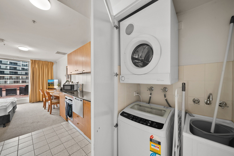 Bathroom 3, Central ACT Studio With Indoor Pool and Gym, Canberra