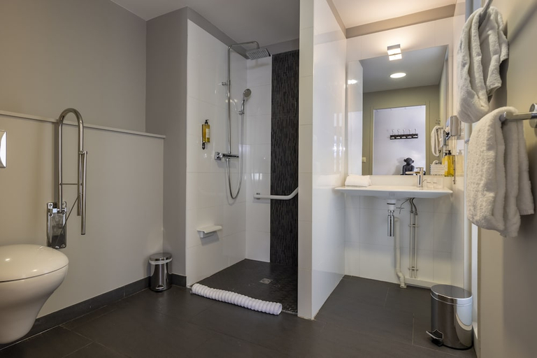 Bathroom 5, Padja Hotel & Spa, Vannes, Morbihan