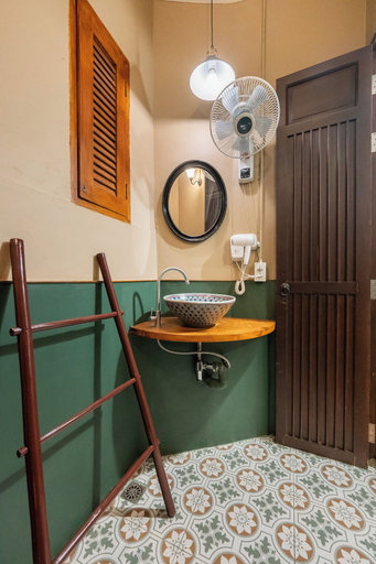 Bathroom 3, Arun Sa Wad - 103 Nana, Samphantawong