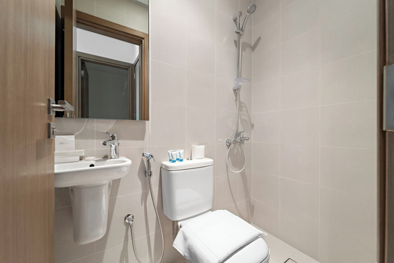 Bathroom 4, 2BR M Peaceful Yet Central Dubai, Dubai