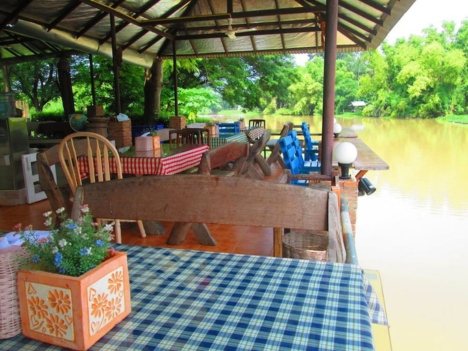 Food & Drinks 3, Tahjeen River Home, Doembang Nangbua