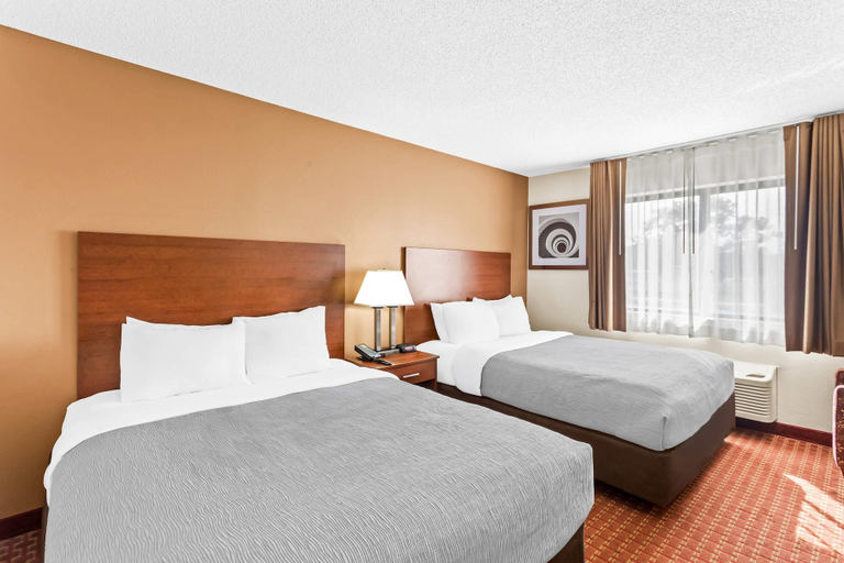 Bedroom 4, Quality Inn Sawyer, Berrien
