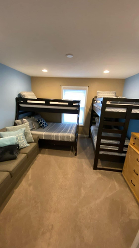 Room 2, Lakeside Retreat - Waterfront Quiet Neighborhood, Muskegon