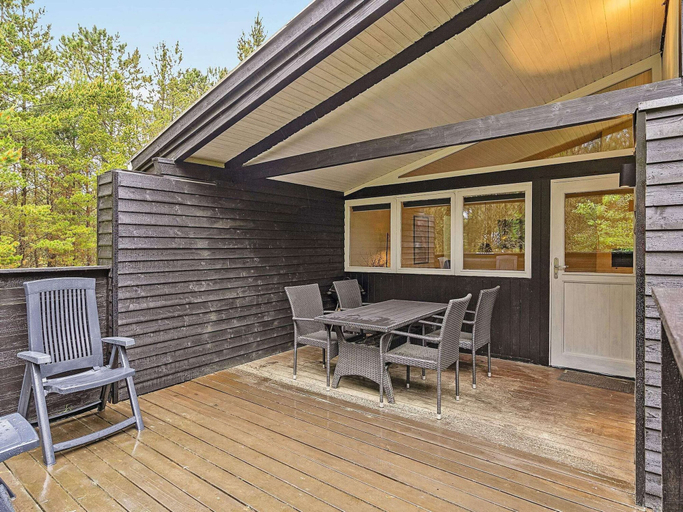 Others 5, 8 Person Holiday Home in Romo, Tønder