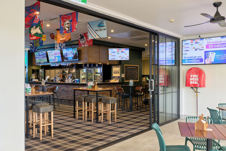 Food & Drinks 4, Inala Hotel, Inala