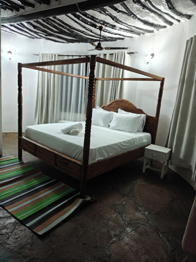 Room 5, 2 & 3 Bedroom Villa Near Diani Beach, Msambweni