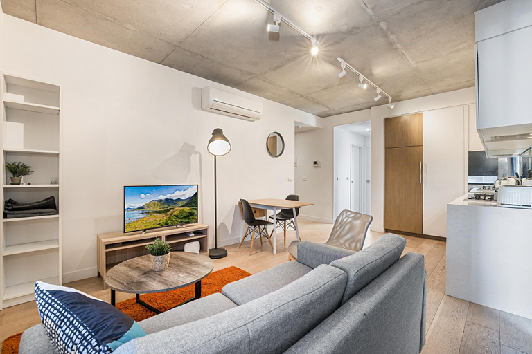 Others 5, Comfy 2-Bed Balcony Unit near Iconic Chapel St, Melbourne