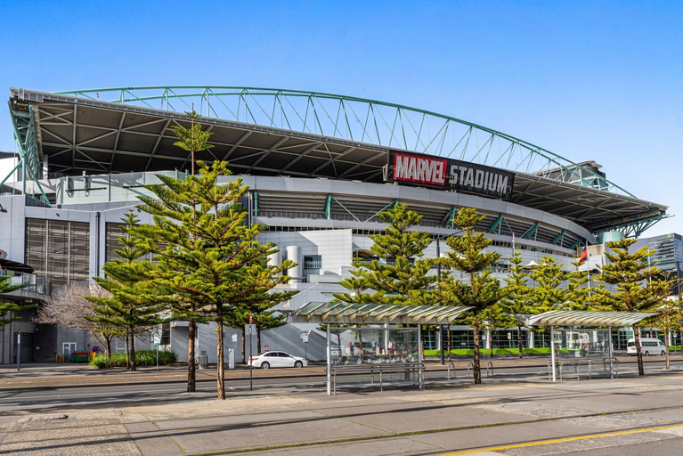 View from property 3, Family Unit With Balcony, Free Trams to CBD Sights, Melbourne