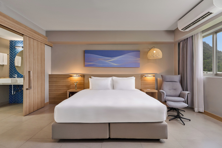 Bedroom 3, Mercure Phuket Patong Journeyhub, Phuket Island