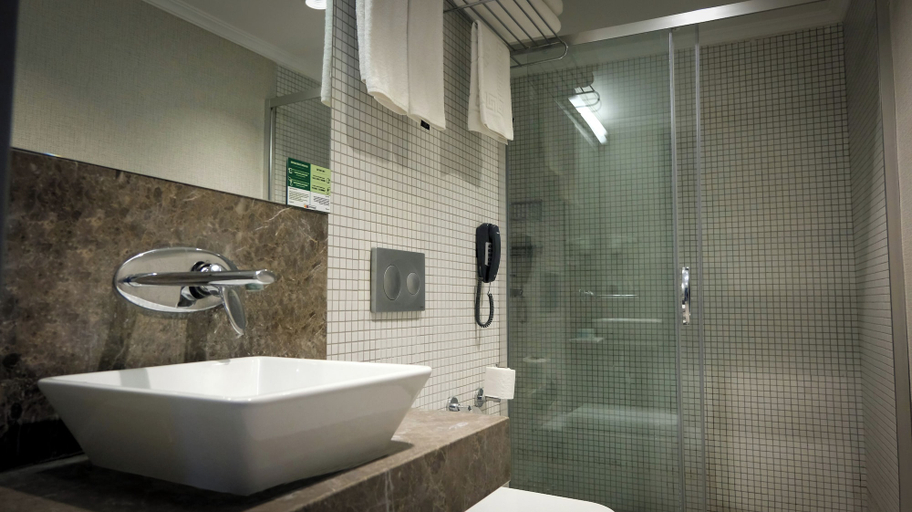 Bathroom 4, Kervansaray Bursa City Hotel, Yıldırım