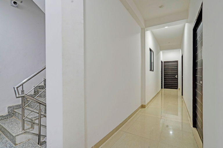 Lobby 4, Fabhotel Aakarshan Residency, Delhi
