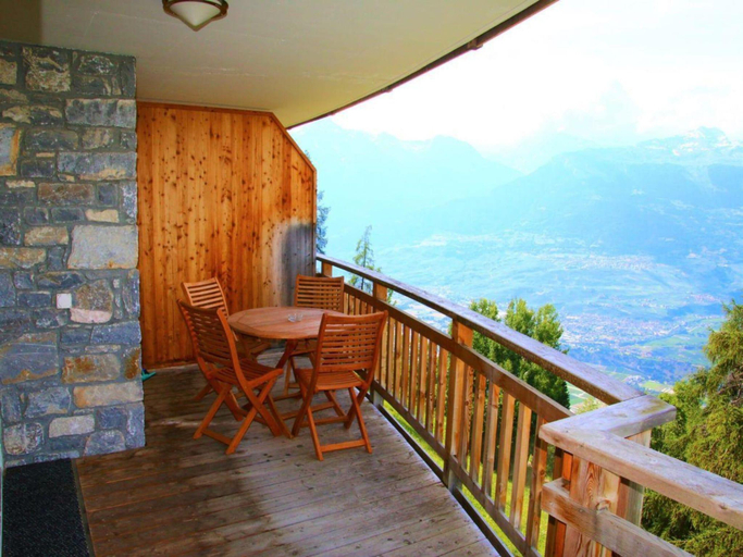 5, Modern apartment with sauna, Sion