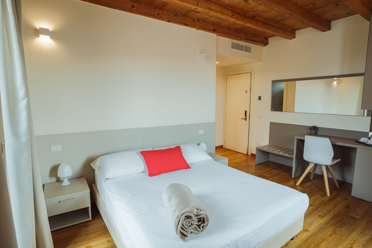 Bedroom 3, Garda Relais, Verona