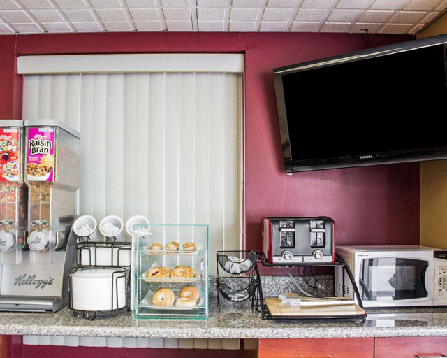 Food & Drinks 4, Econo Lodge Columbus West, Franklin