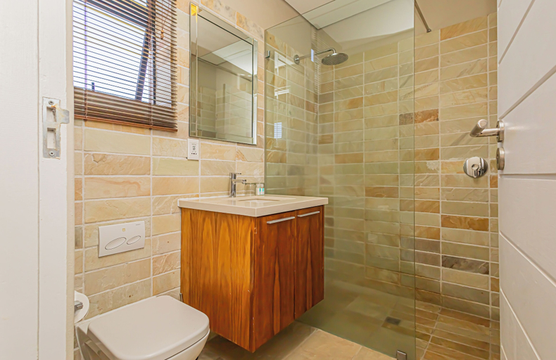 Bathroom 5, Ladybird Boutique Hotel at Kanonkop – Operated by Touch Down Africa, Cape Winelands