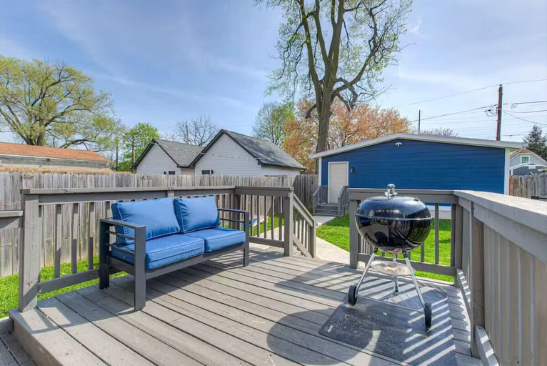 Terrace/patio 3, Spacious Home for Groups with Hot Tub in Indy, Indianapolis