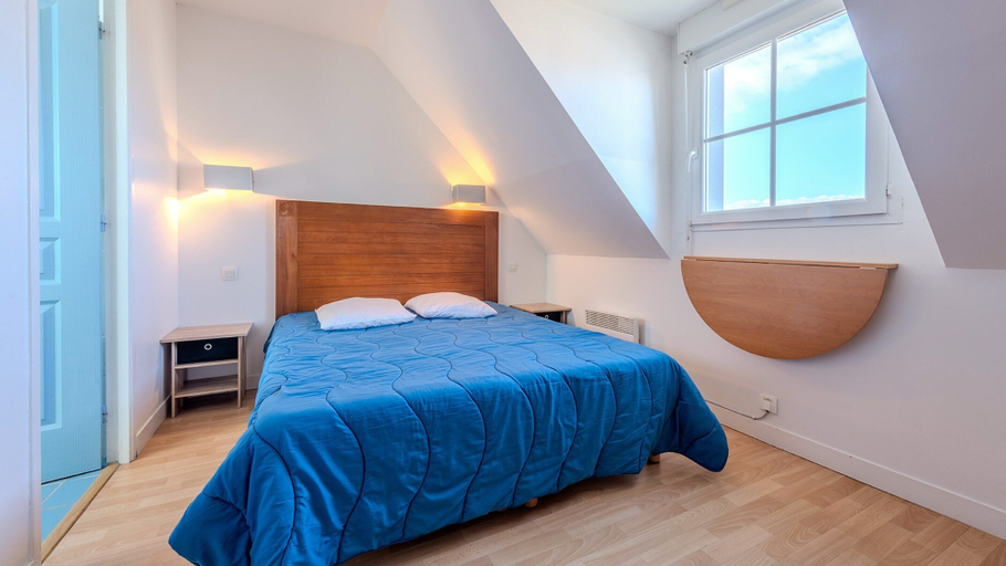 Room 3, T. de Pentrez Ndeg75 - 2P4, Finistère