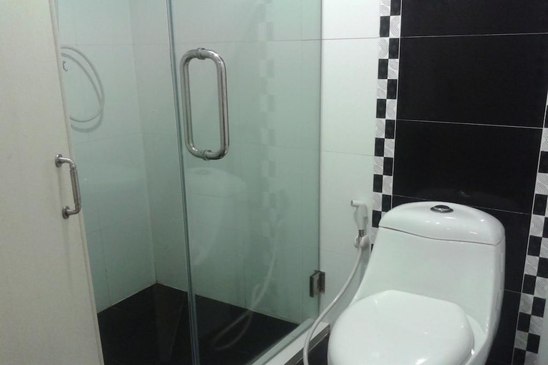 Bathroom 3, Thanarom Place, Phan Thong