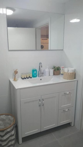 Bathroom 3, Hadas Garden Apartment