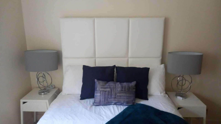 Room 4, Gourock Blissful Apartment With 3 Bedrooms, Inverclyde