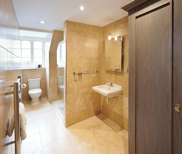 Bathroom 4, The Kings Arms, Dorset