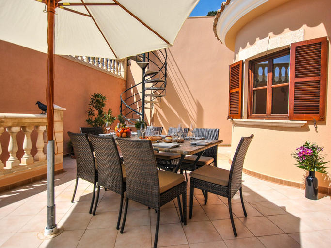 2, Villa in Canyamel with Bay Views and Pool, Baleares