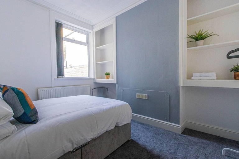Room 3, The Luxury Home Free Parking Central Location, Cardiff