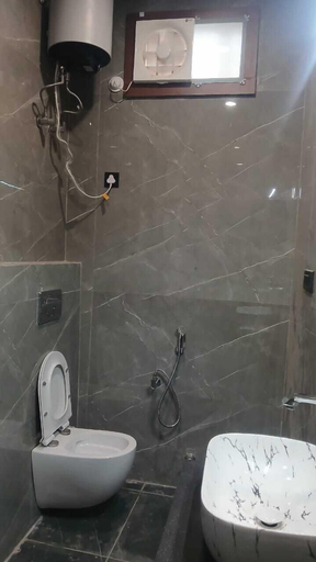 Bathroom 2, Prem Ratan Residency, Mathura