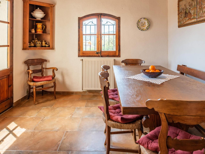 Room 3, Mas Toi, Girona