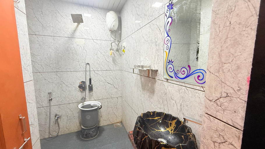 Bathroom 2, King Villaa, Daman