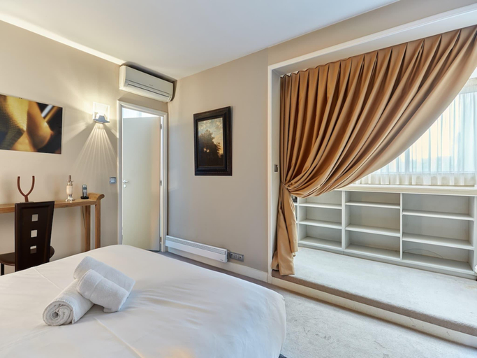5, Superb Arc de Triomphe apartment, Paris