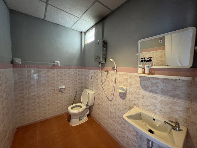 Bathroom 3, Pinmanee Resort and homestay, Chiang Khong