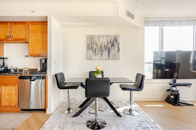 Private kitchen 2, Downtown Silver Spring Walkable Metro Skyline Balcony Corner Suite Luxe Pad, Montgomery