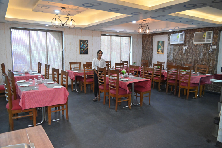 Food & Drinks 5, Hotel Mahabir Sheraton, Puri