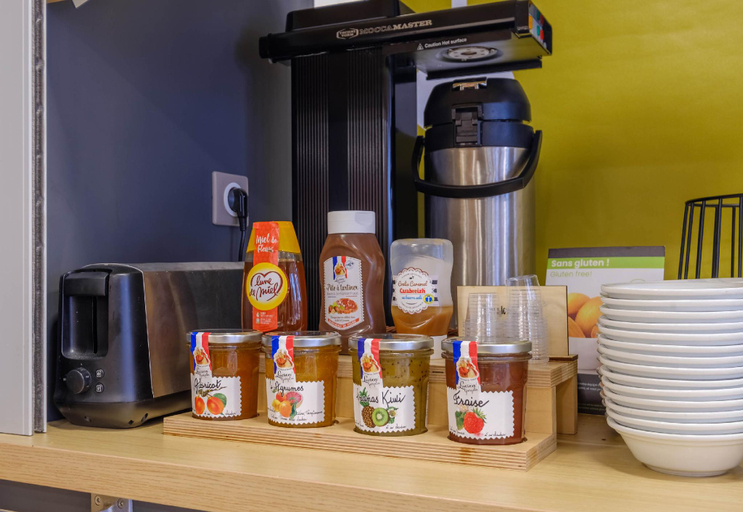 Food & Drinks 5, B&B Hotel FREJUS Puget-sur-Argens, Var