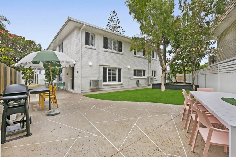 Others 1, Spacious 4-bed Villa With Mediterranean Charm, Gold Coast