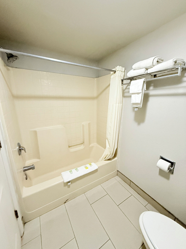 Bathroom 5, Rodeway Inn Winnemucca, Humboldt